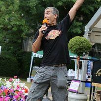 Neil doing his thing